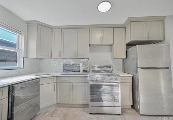 $3,300 | 137-22 Bedell Street | Rochdale