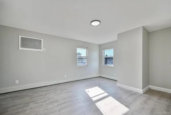 $3,300 | 137-22 Bedell Street | Rochdale
