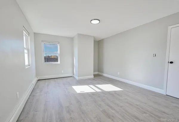 $3,300 | 137-22 Bedell Street | Rochdale