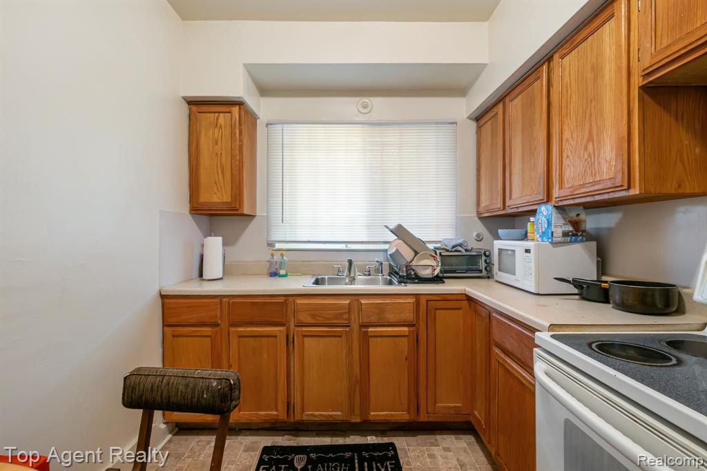 3958 Buckingham Detroit, MI 48224 - Photo 14 of 45