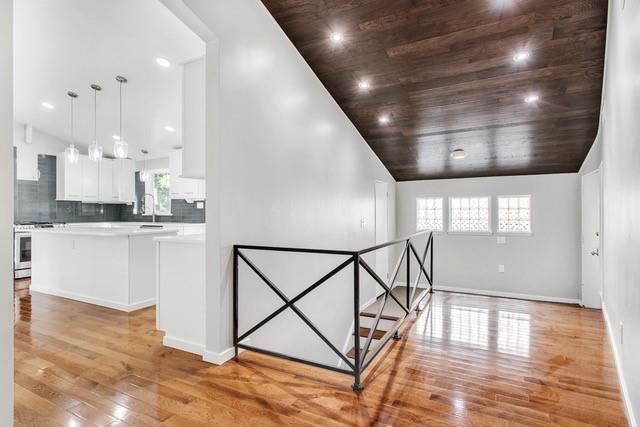 2325 Marbury Road Pittsburgh, PA 15221 - Photo 4 of 21 Gallery Image 4