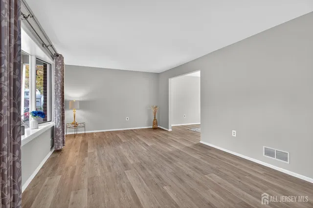 $719,999 | 8 Wright Court, East Brunswick, NJ 08816