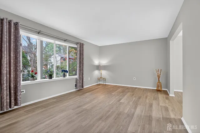 $719,999 | 8 Wright Court, East Brunswick, NJ 08816