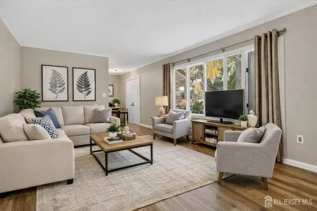 $719,999 | 8 Wright Court, East Brunswick, NJ 08816