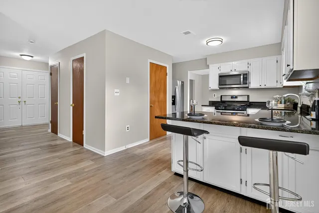 $719,999 | 8 Wright Court, East Brunswick, NJ 08816