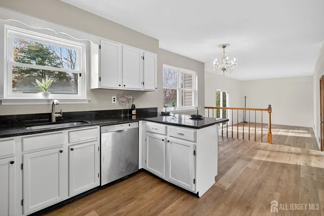 $719,999 | 8 Wright Court, East Brunswick, NJ 08816