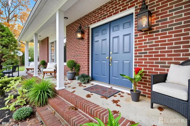 $719,999 | 8 Wright Court, East Brunswick, NJ 08816