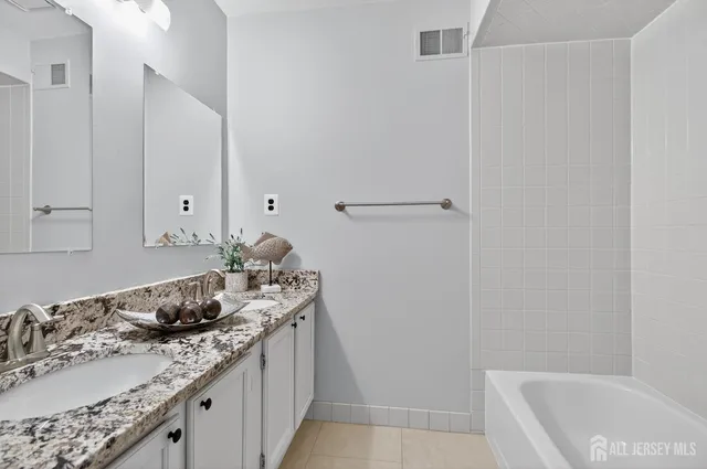 $719,999 | 8 Wright Court, East Brunswick, NJ 08816