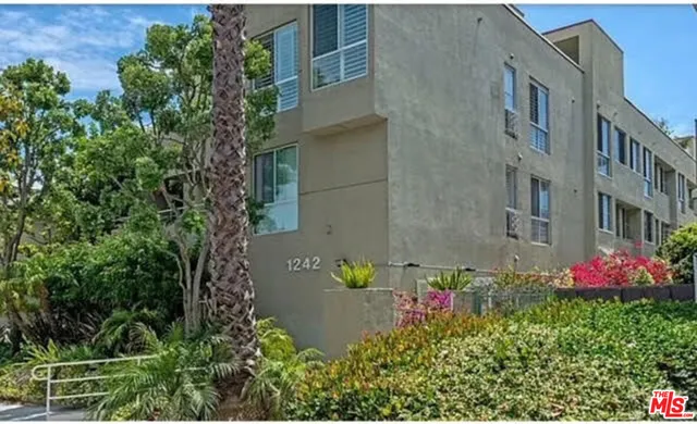 $3,795 | 1242 9th Court, Unit 2A, Santa Monica, CA 90401