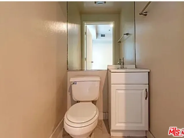 $3,795 | 1242 9th Court, Unit 2A, Santa Monica, CA 90401