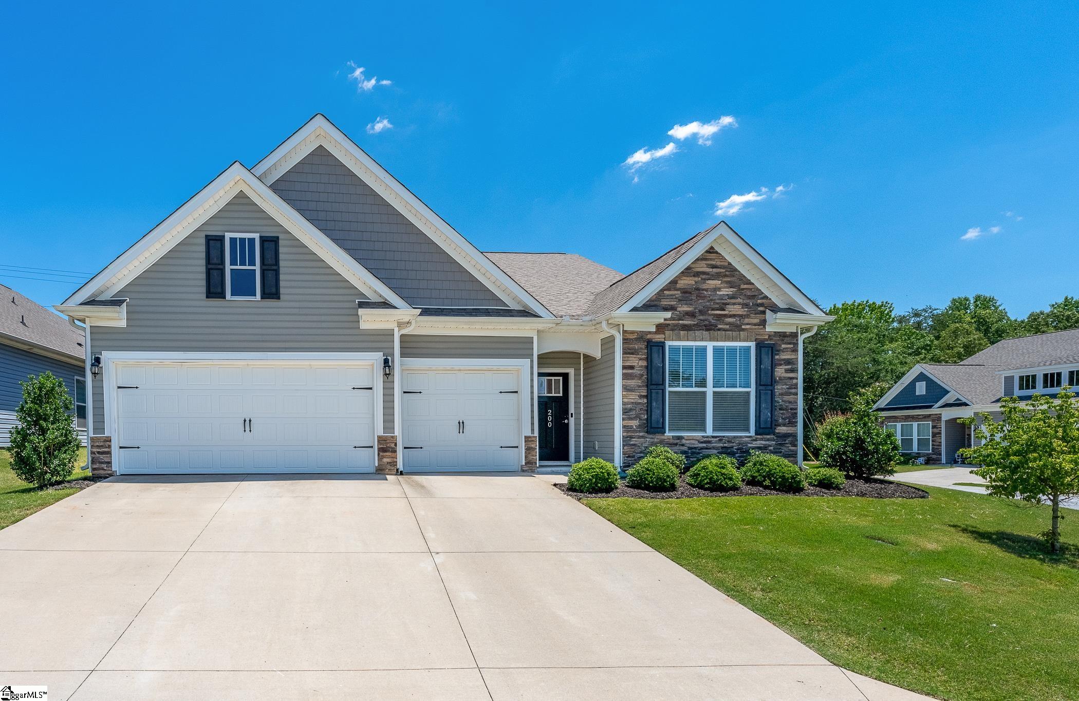 200 Chippy Road Greer, SC 29650 - Photo 2 of 37