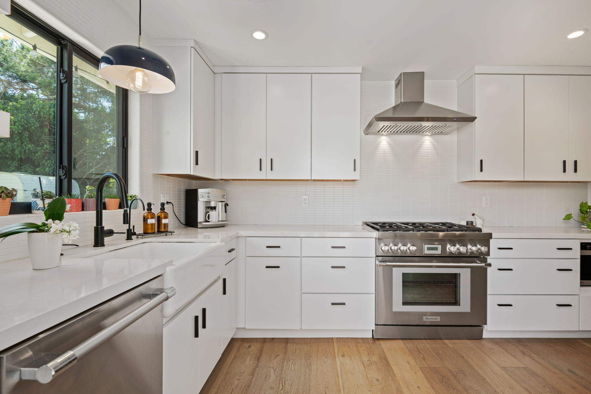 308 Cooper Road Santa Barbara, CA 93109 - Photo 10 of 29 Kitchen