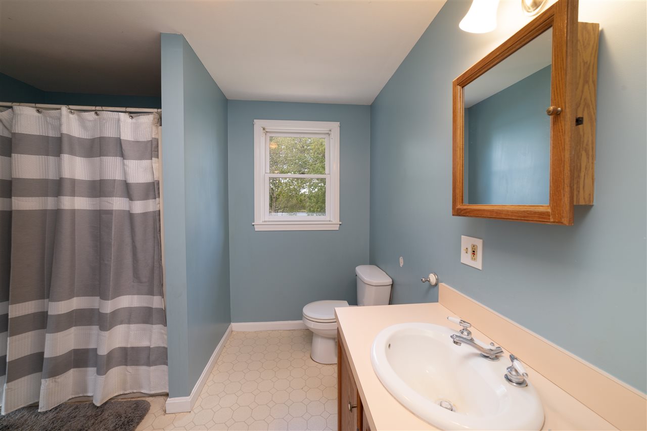 14 Simes Road Kingston, NH 03848 - Photo 13 of 22