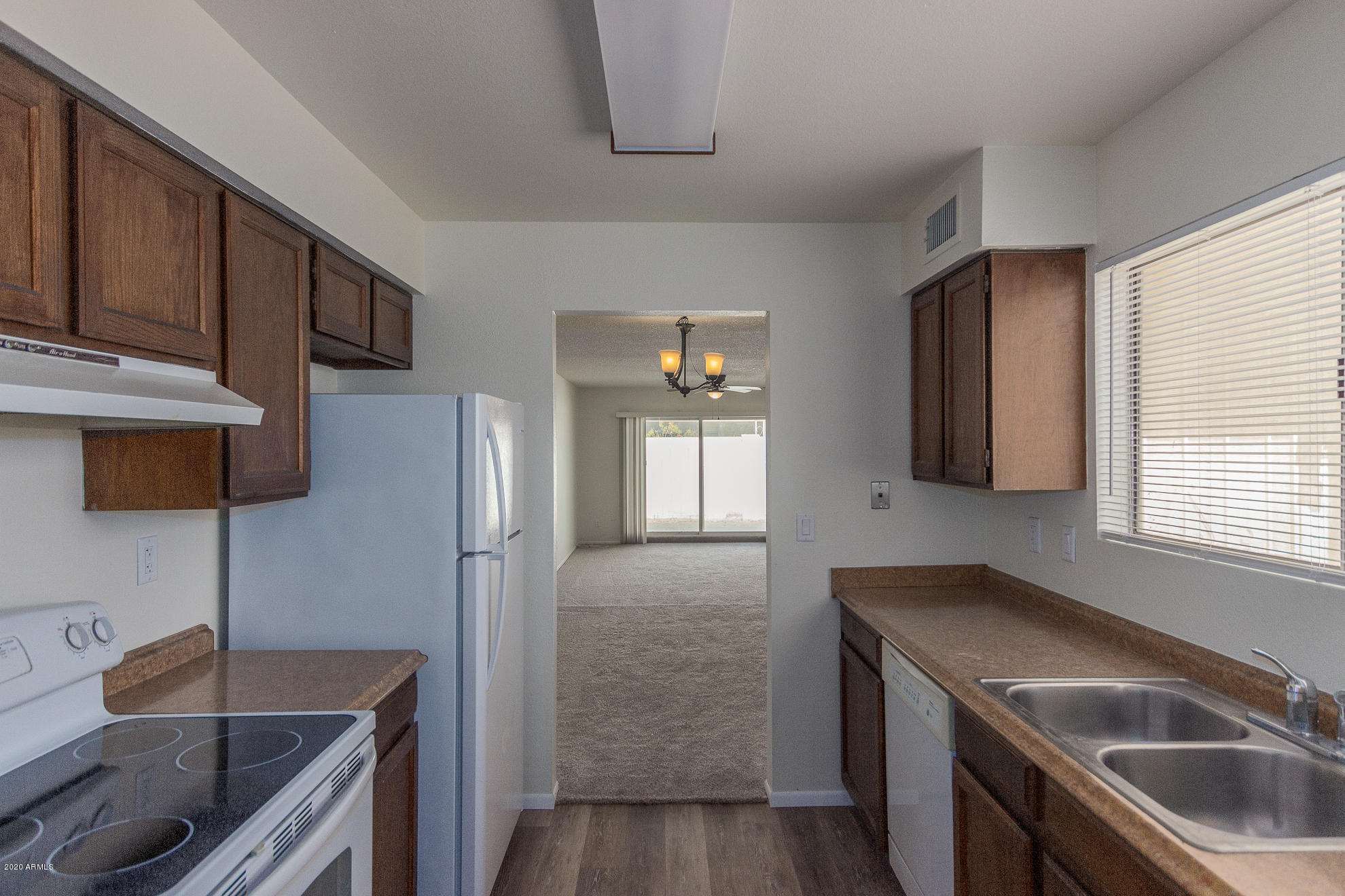 3020 West Redfield Road Phoenix, AZ 85053 - Photo 4 of 23 0004-Redfield 6