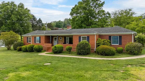 $395,000 | 11 Avalon Lane, Lexington, VA 24450