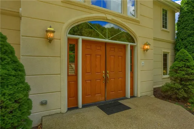 $1,300,000 | 1561 Barrington Drive, Wexford, PA 15090