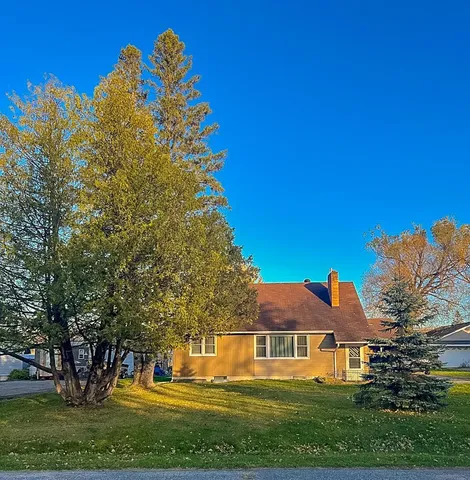 $224,900 | 1613 5th Avenue East, International Falls, MN 56649