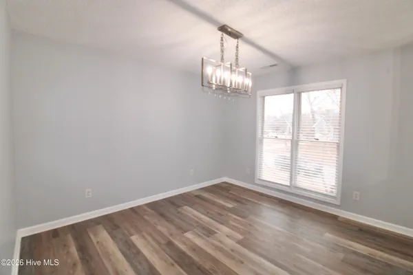 $1,975 | 144 Raintree Circle, Jacksonville, NC 28540