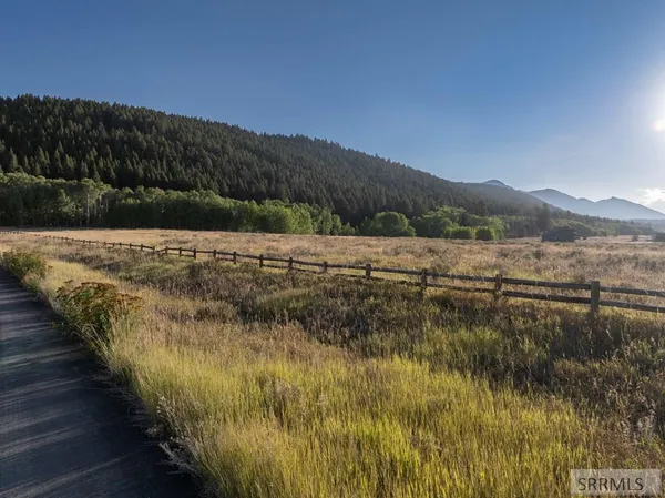 $291,500 | 3715 Fisher Pointe Drive, Island Park, ID 83429