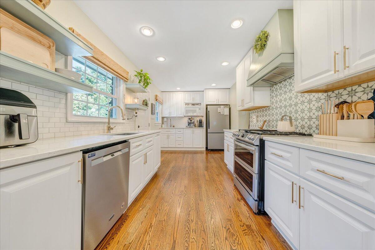 3277 White Oak Road Southwest Roanoke, VA 24014 - Photo 12 of 50 Kitchen
