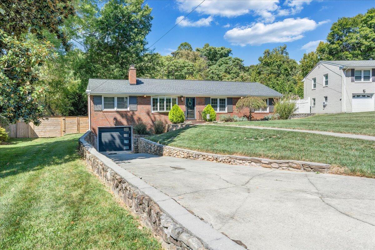 3277 White Oak Road Southwest Roanoke, VA 24014 - Photo 48 of 50 Front