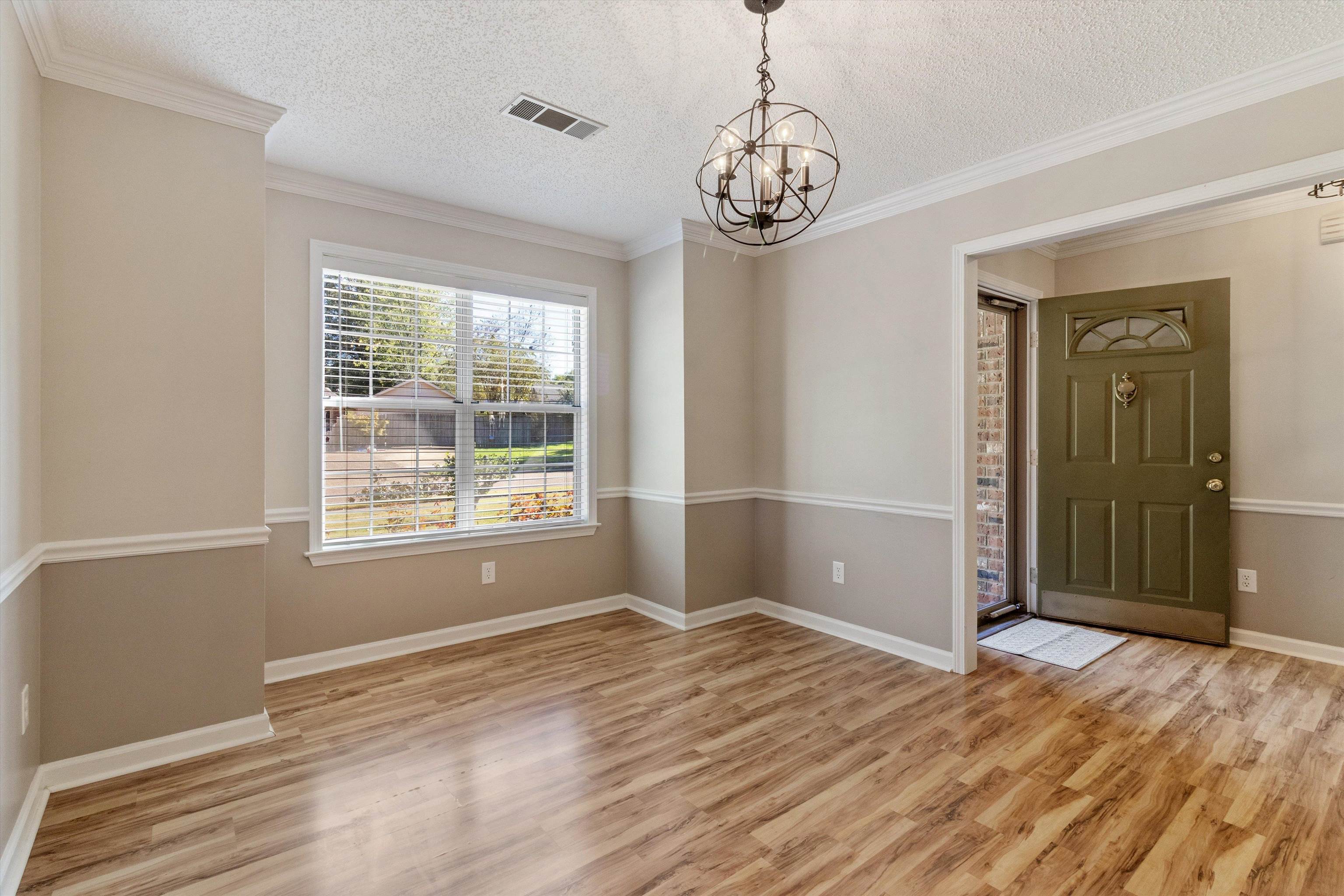 465 Harts Way Drive Collierville, TN 38017 - Photo 5 of 29 a view of a livingroom with a window