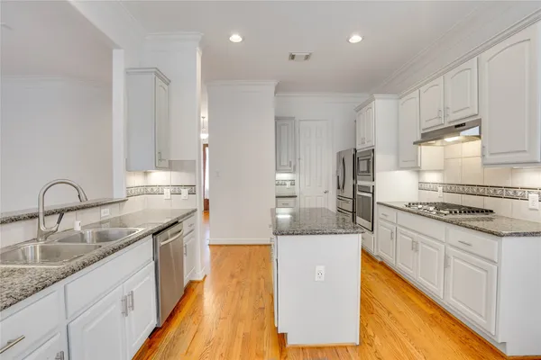 $2,800 | 3015 West Park At Fairdale, Houston, TX 77057