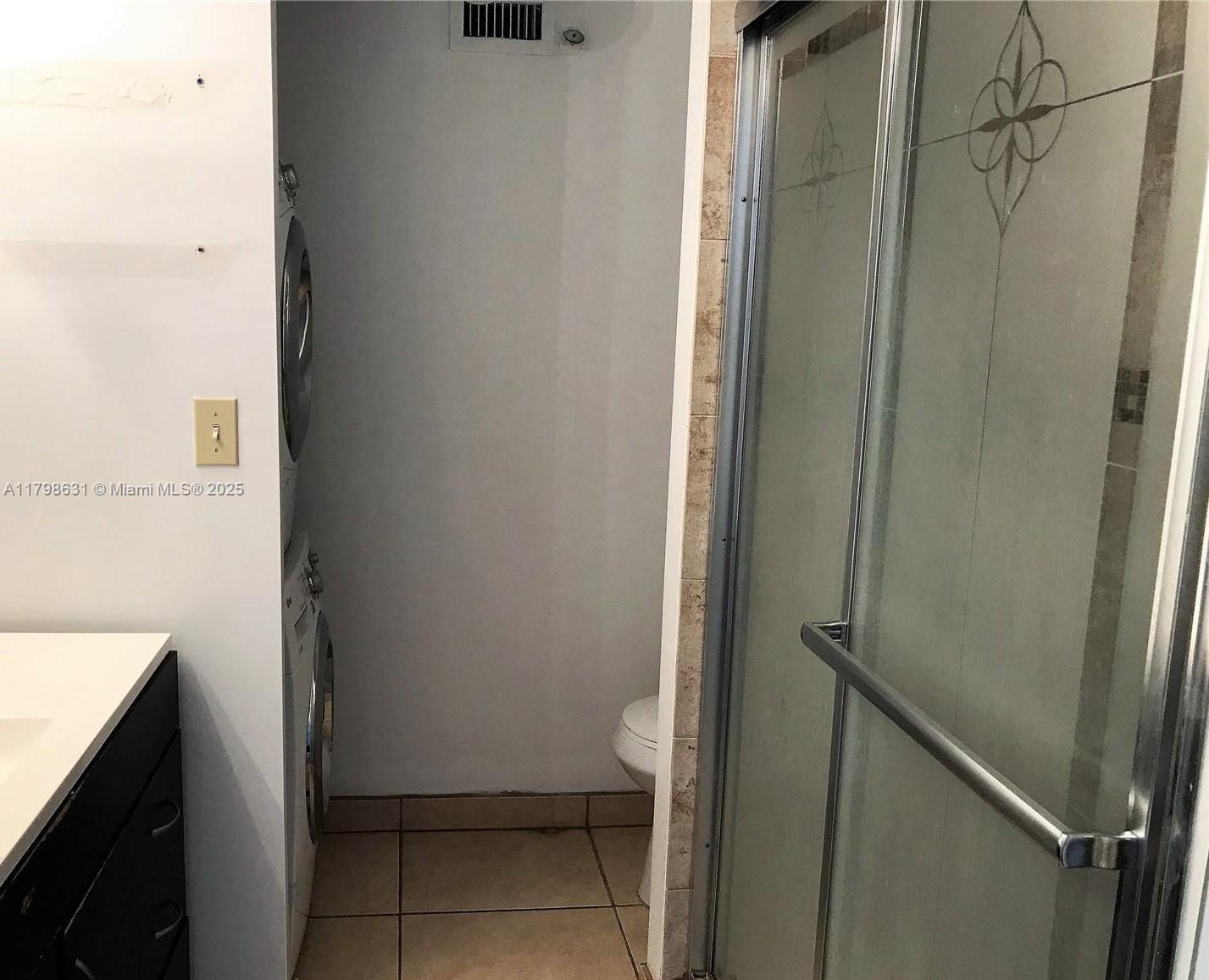 1100 Alton Road, Unit 3D Miami Beach, FL 33139 - Photo 13 of 14 a view of closet