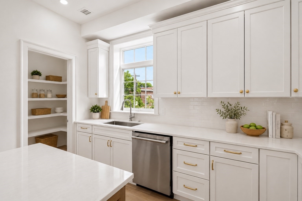 64 Pleasant Street, Unit B Marblehead, MA 01945 - Photo 6 of 37