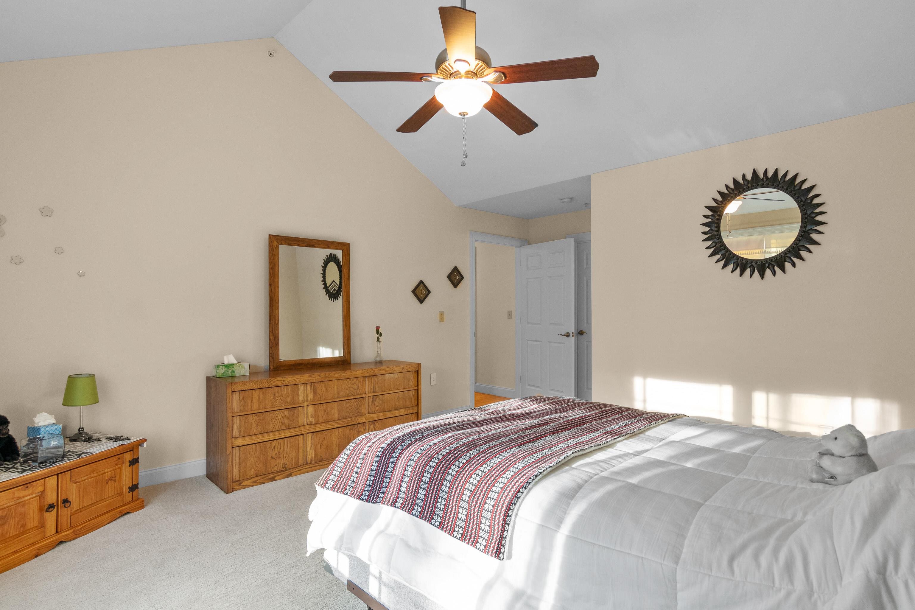 8 R Indian Hill Road Derry, NH 03038 - Photo 22 of 40
