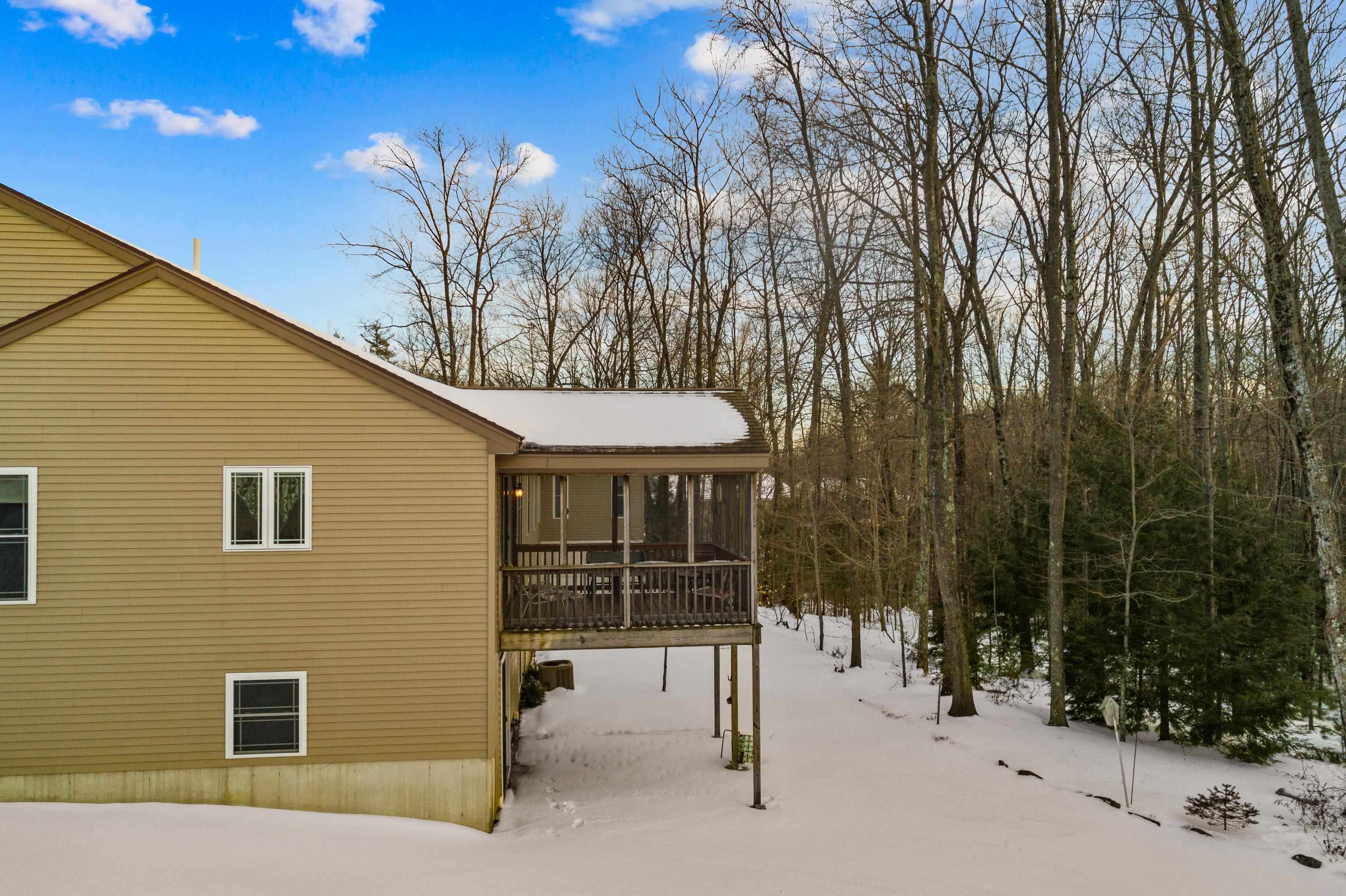 8 R Indian Hill Road Derry, NH 03038 - Photo 36 of 40