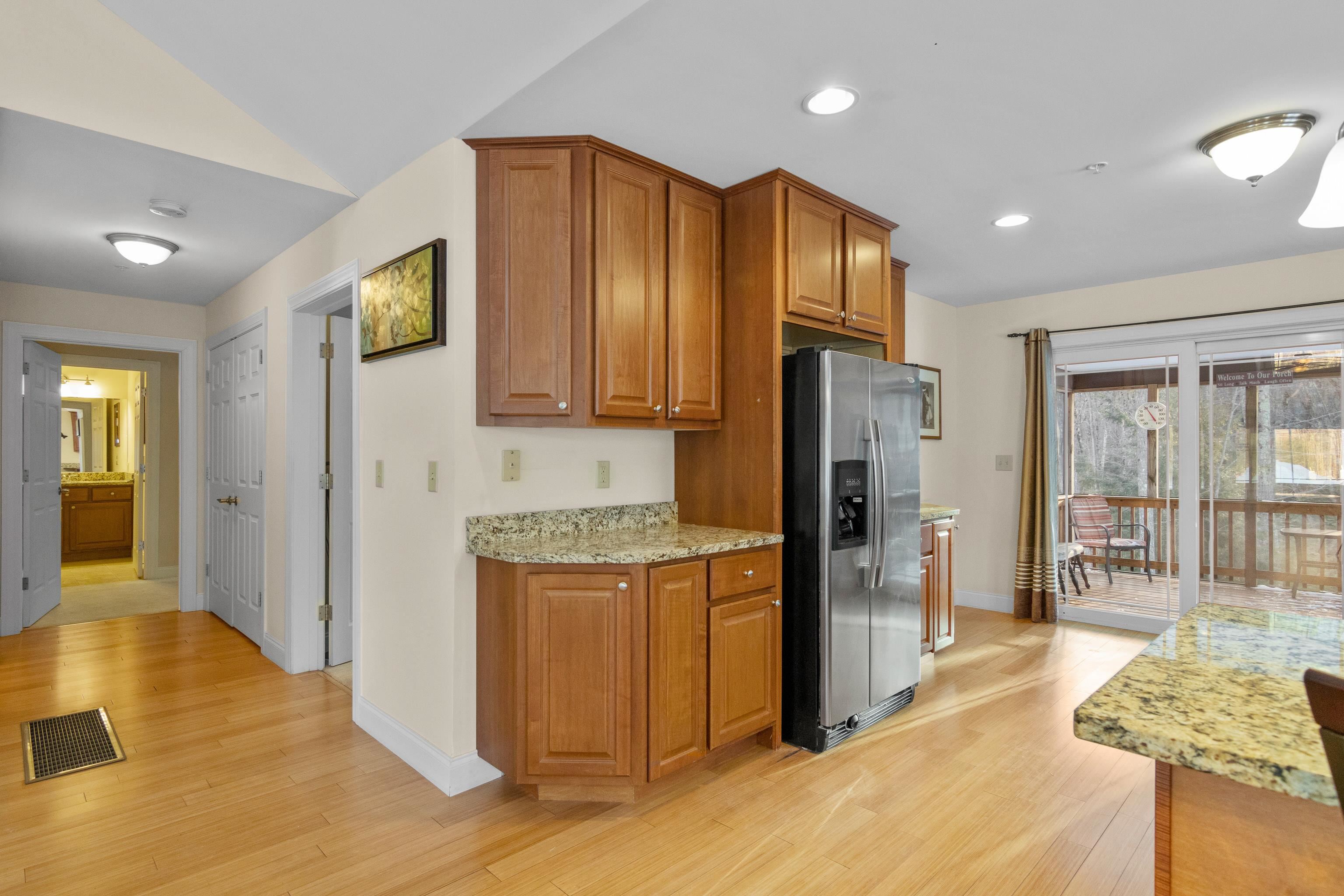 8 R Indian Hill Road Derry, NH 03038 - Photo 8 of 40