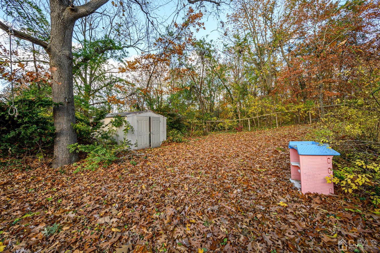 317 Maple Road Mount Laurel, NJ 08054 - Photo 27 of 38 a outdoor space with lots of trees