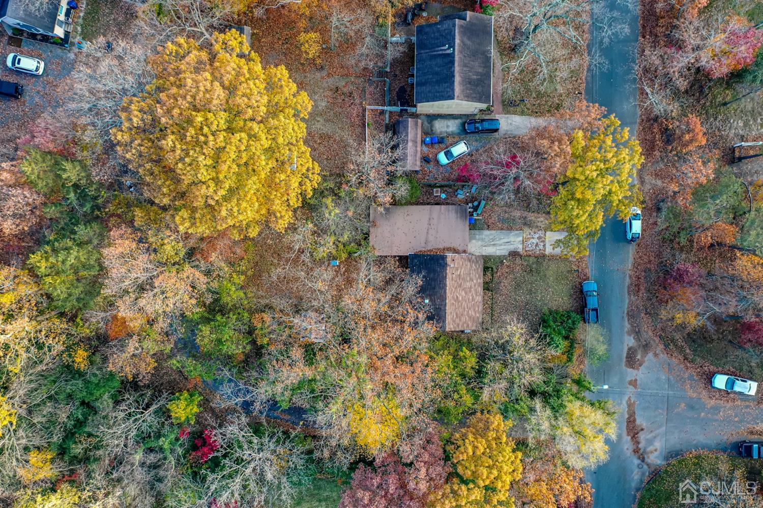 317 Maple Road Mount Laurel, NJ 08054 - Photo 35 of 38 a aerial view of a house with a yard and garden