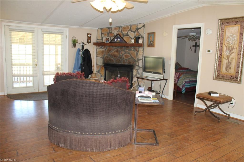 3880 Volunteer Road Pinnacle, NC 27043 - Photo 3 of 30