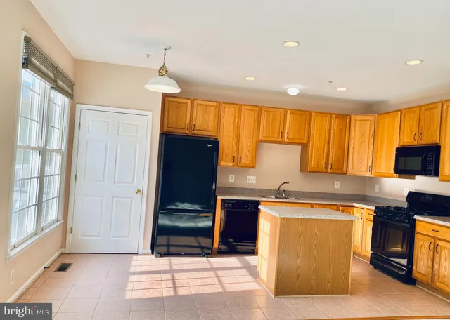 $3,450 | 1108 Havencrest Street, Rockville, MD 20850