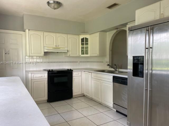 17200 Southwest 208th Street Miami, FL 33187 - Photo 7 of 16 kitchen