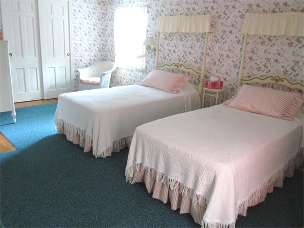 15 Glen Road Topsfield, MA 01983 - Photo 11 of 21 Gallery Image 11