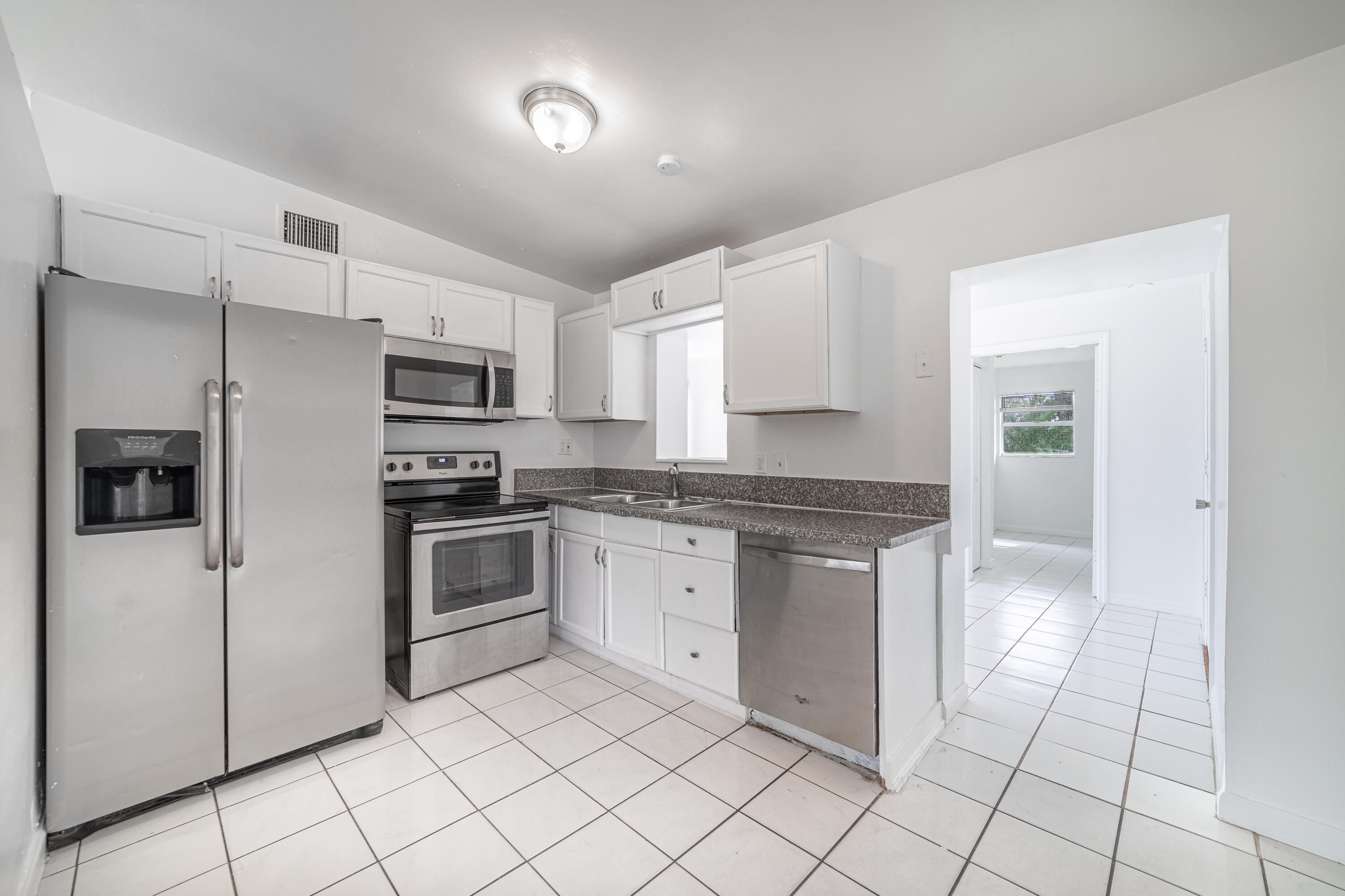 5652 South Rue Road West Palm Beach, FL 33415 - Photo 14 of 30 Kitchen