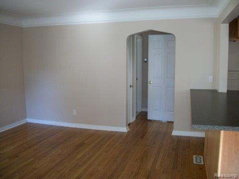 1350 Dorothea Road Berkley, MI 48072 - Photo 4 of 13 123_5208