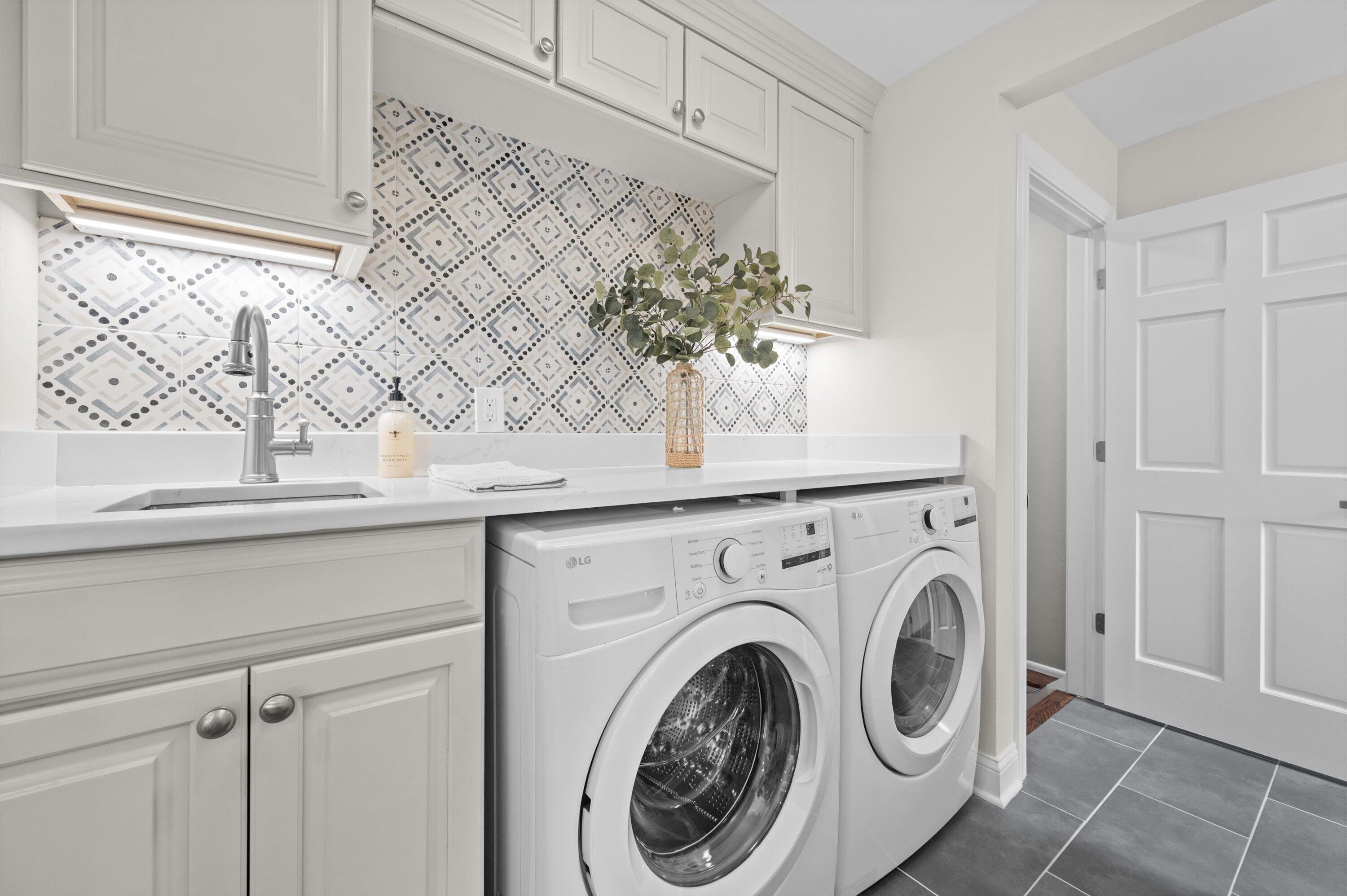 850 North Janacek Road Brookfield, WI 53045 - Photo 21 of 44 Main floor laundry