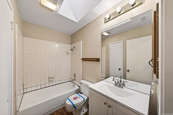 $1,500 | 117 Deerglen Avenue, Universal City, TX 78148