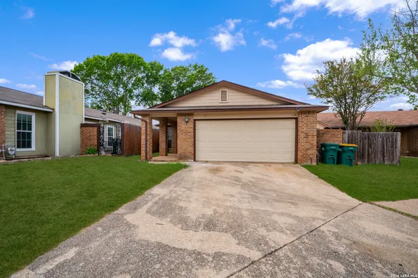 $1,500 | 117 Deerglen Avenue, Universal City, TX 78148