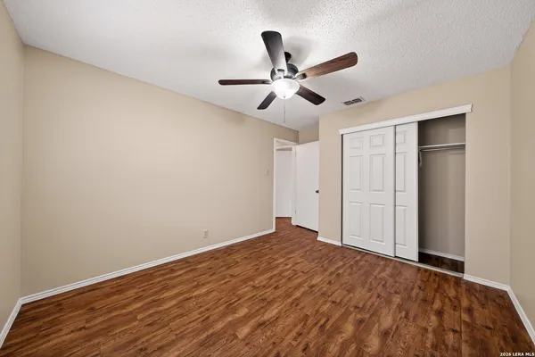 $1,500 | 117 Deerglen Avenue, Universal City, TX 78148