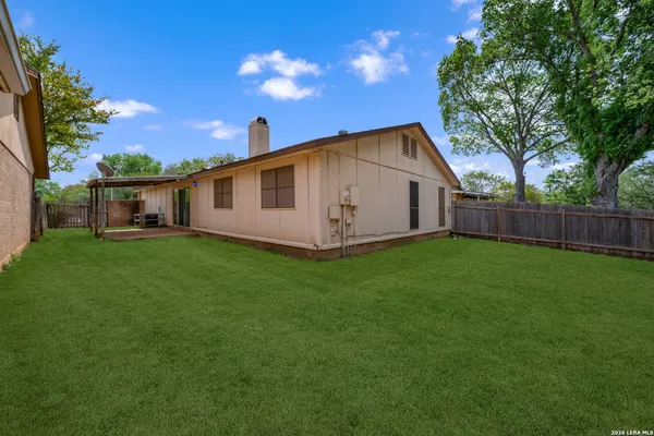 $1,500 | 117 Deerglen Avenue, Universal City, TX 78148