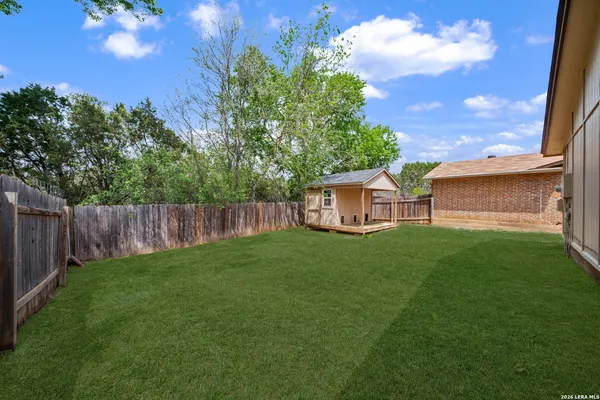 $1,500 | 117 Deerglen Avenue, Universal City, TX 78148
