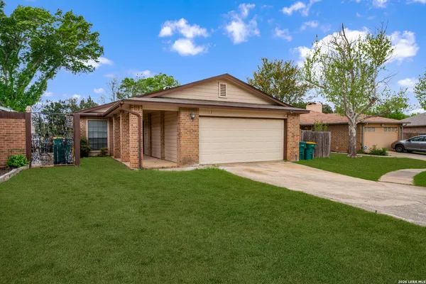 $1,500 | 117 Deerglen Avenue, Universal City, TX 78148