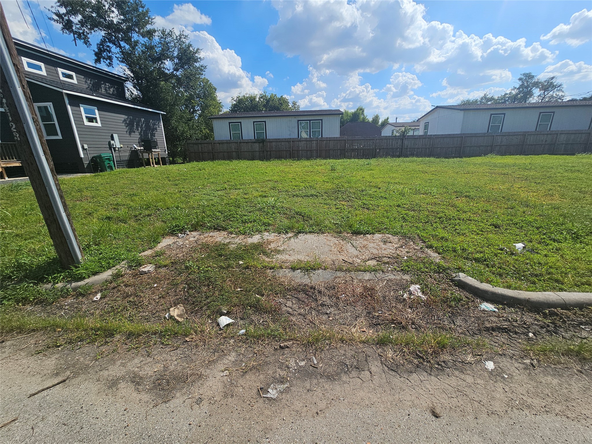 2602 Noble Street Houston, TX 77026 - Photo 5 of 11 a view of a yard