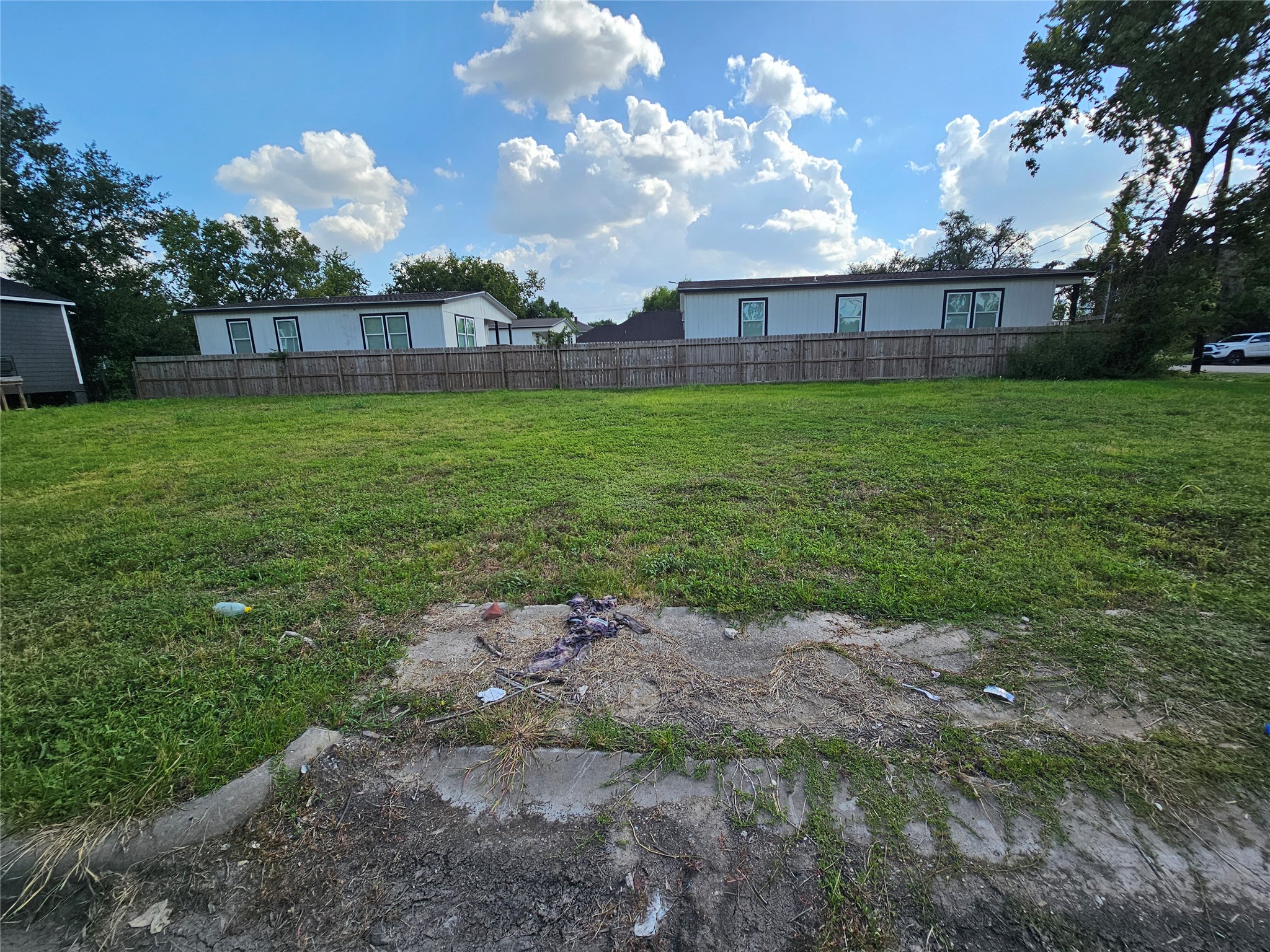 2602 Noble Street Houston, TX 77026 - Photo 9 of 11 a view of a yard with a house