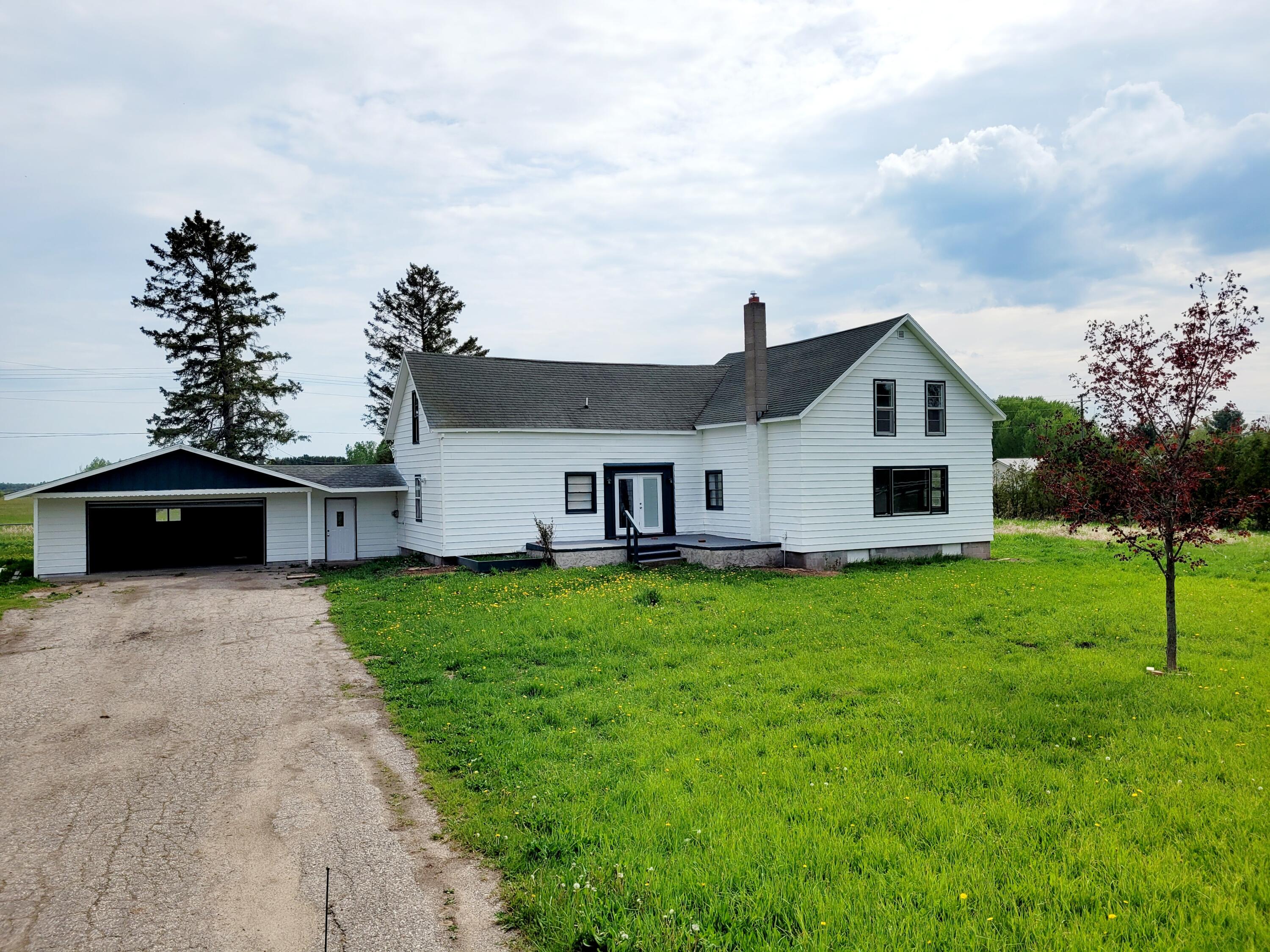 235 West Vfw Road Cheboygan, MI 49721 - Photo 1 of 23 Gallery Image 1